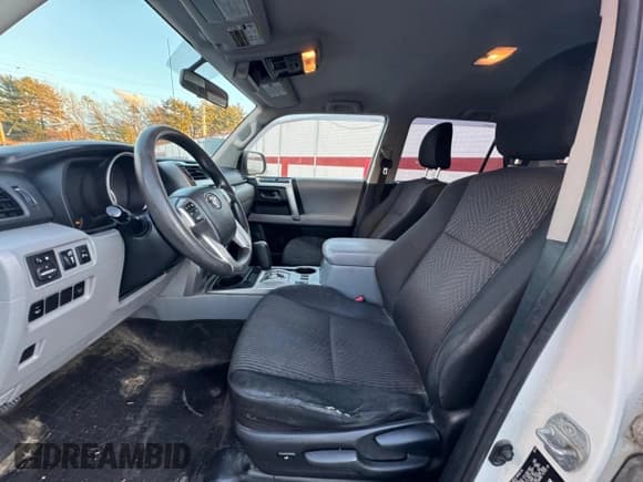 ✅ 2013 Toyota 4Runner SR5 • VIN: JTEBU5JR3D5130804 • Лот: 87330094. Опубликован ранее на Copart с пробегом 238 470 миль. Бесплатный доступ к архиву аукционных продаж из США и подробный отчёт об истории автомобиля на DreamBid. Изображение 5.