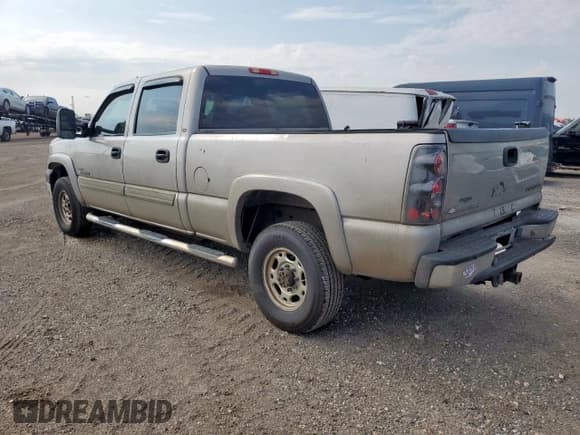 ✅ 2006 Chevrolet Silverado 2500HD Work Truck • VIN: 1GCHC23D46F256314 • Лот: 68255355. Опубликован ранее на Copart с пробегом 325 870 миль. Бесплатный доступ к архиву аукционных продаж из США и подробный отчёт об истории автомобиля на DreamBid. Изображение 2.