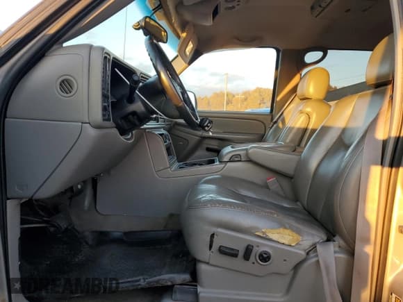 ✅ 2004 Chevrolet Silverado 2500HD LS • VIN: 1GCHK23244F178034 • Lot: 91189715. Wystawiony na Copart z przebiegiem 247 526 mil. Bezpłatny archiwum sprzedaży aukcyjnych z USA i szczegółowy raport historii pojazdu na DreamBid. Zdjęcie 7.