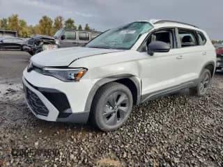 ✅ 2026 Volkswagen Taos S • VIN: 3VV5C7B27TM013545 • Lot: 93921185. Wystawiony na Copart z przebiegiem 177 mil. Bezpłatny archiwum sprzedaży aukcyjnych z USA i szczegółowy raport historii pojazdu na DreamBid. Zdjęcie 1.