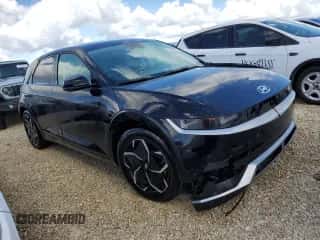 2024 Hyundai Ioniq 5 SEL z VIN KM8KN4DE5RU277252, wystawiony jako Copart lot #76958134 z przebiegiem 5 692 mil mil oraz Nie do naprawy • Non repairable. Historia ofert i sprzedaży dostępna na DreamBid. Obrazek 4.