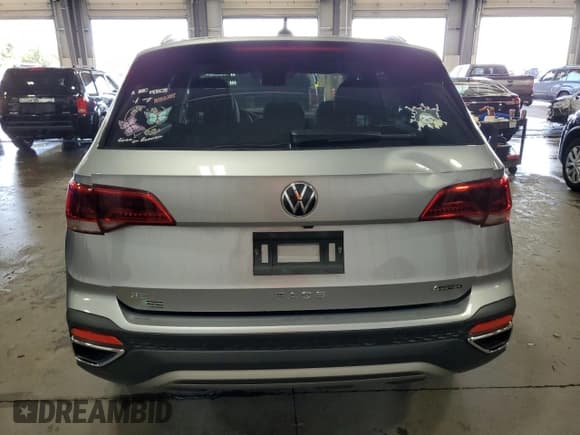 ✅ 2022 Volkswagen Taos SE • VIN: 3VVYX7B26NM080836 • Lot: 64228245. Wystawiony na Copart z przebiegiem 60 266 mil. Bezpłatny archiwum sprzedaży aukcyjnych z USA i szczegółowy raport historii pojazdu na DreamBid. Zdjęcie 6.