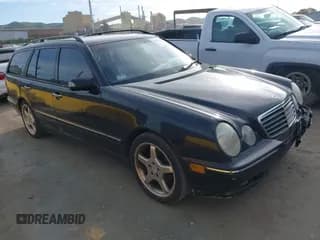 ✅ 2001 Mercedes-Benz E 320 • VIN: WDBJH65JX1B290284 • Лот: 41713265. Опубликован ранее на IAAI с пробегом Не указан. Бесплатный доступ к архиву аукционных продаж из США и подробный отчёт об истории автомобиля на DreamBid. Изображение 1.