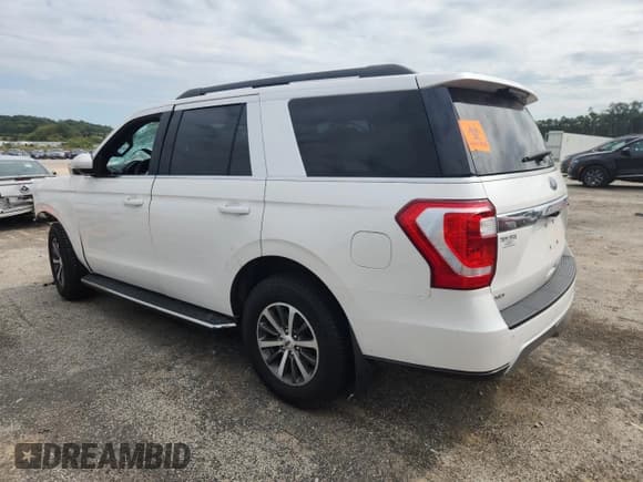 ✅ 2018 Ford Expedition XLT • VIN: 1FMJU1JT1JEA14979 • Lot: 71629695. Wystawiony na Copart z przebiegiem Nie podano. Bezpłatny archiwum sprzedaży aukcyjnych z USA i szczegółowy raport historii pojazdu na DreamBid. Zdjęcie 2.