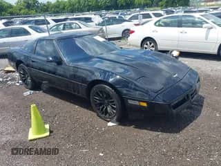 ✅ 1989 Chevrolet Corvette • VIN: 1G1YY218XK5109687 • Lot: 42813988. Wystawiony na IAAI z przebiegiem 46 596 mil. Bezpłatny archiwum sprzedaży aukcyjnych z USA i szczegółowy raport historii pojazdu na DreamBid. Zdjęcie 1.