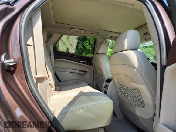 ✅ 2015 Cadillac SRX Luxury Collection • VIN: 3GYFNBE3XFS567385 • Лот: 72070525. Опубликован ранее на Copart с пробегом 190 952 миль. Бесплатный доступ к архиву аукционных продаж из США и подробный отчёт об истории автомобиля на DreamBid. Изображение 11.