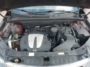 ✅ 2013 Kia Sorento LX • VIN: 5XYKTDA29DG318853 • Lot: 42923241. Wystawiony na IAAI z przebiegiem 137 813 mil. Bezpłatny archiwum sprzedaży aukcyjnych z USA i szczegółowy raport historii pojazdu na DreamBid. Zdjęcie 10.