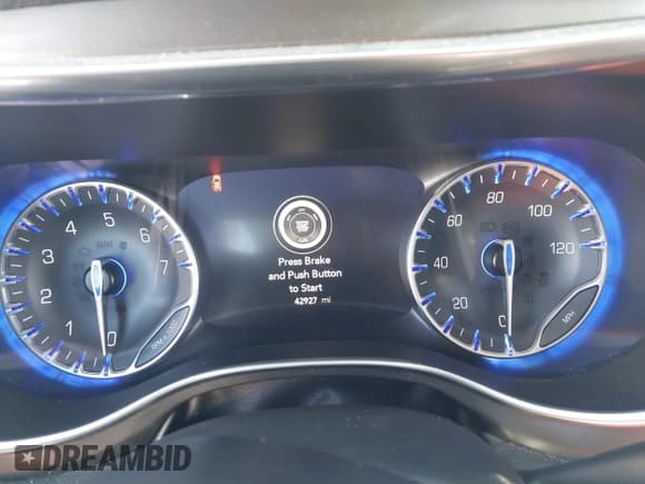 ✅ 2019 Chrysler Pacifica Limited • VIN: 2C4RC1GG4KR552357 • Lot: 43189981. Wystawiony na IAAI z przebiegiem 42 927 mil. Bezpłatny archiwum sprzedaży aukcyjnych z USA i szczegółowy raport historii pojazdu na DreamBid. Zdjęcie 7.