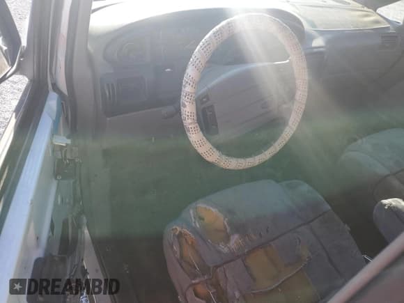 ✅ 1993 Ford Aerostar • VIN: 1FMDA31X9PZA67712 • Lot: 80171704. Wystawiony na Copart z przebiegiem 229 582 mil. Bezpłatny archiwum sprzedaży aukcyjnych z USA i szczegółowy raport historii pojazdu na DreamBid. Zdjęcie 8.