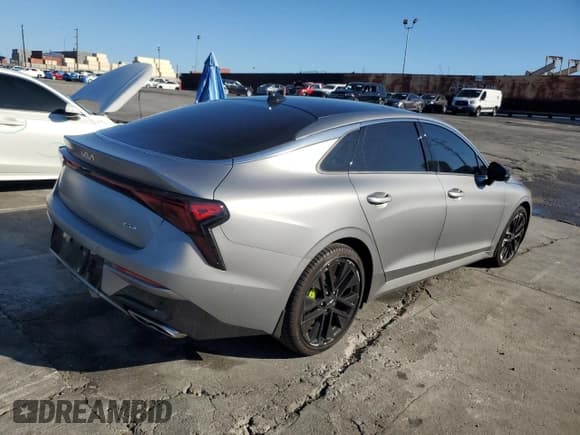 ✅ 2025 Kia K5 GT • VIN: KNAG44J80S5341190 • Lot: 86297755. Wystawiony na Copart z przebiegiem 11 131 mil. Bezpłatny archiwum sprzedaży aukcyjnych z USA i szczegółowy raport historii pojazdu na DreamBid. Zdjęcie 3.