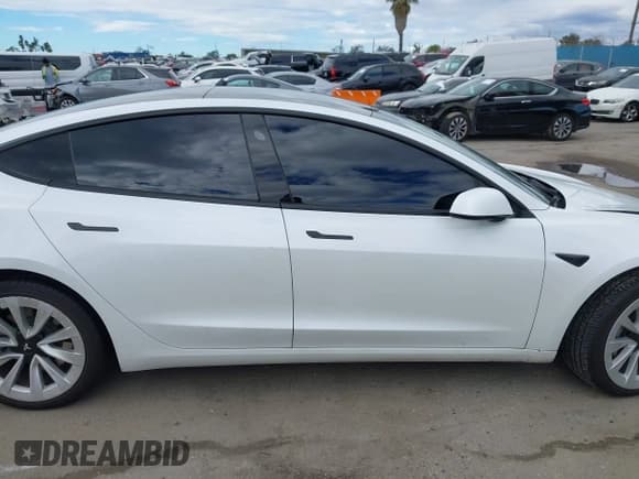 ✅ 2021 Tesla Model 3 Long Range • VIN: 5YJ3E1EB7MF001751 • Lot: 43781220. Wystawiony na IAAI z przebiegiem 78 421 mil. Bezpłatny archiwum sprzedaży aukcyjnych z USA i szczegółowy raport historii pojazdu na DreamBid. Zdjęcie 13.