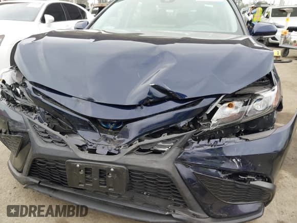 ✅ 2022 Toyota Camry Hybrid SE • VIN: 4T1S31AK2NU576366 • Lot: 42539939. Listed on IAAI with 10,900 mi. Free auction sales archive from the USA and detailed vehicle history report at DreamBid. Image 6.