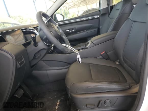 ✅ 2024 Hyundai Tucson SEL • VIN: 5NMJF3DE9RH379023 • Lot: 69014654. Wystawiony na Copart z przebiegiem 3 926 mil. Bezpłatny archiwum sprzedaży aukcyjnych z USA i szczegółowy raport historii pojazdu na DreamBid. Zdjęcie 7.