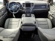 ✅ 2023 Ram 1500 Big Horn • VIN: 1C6RREFG7PN592547 • Lot: 70934395. Wystawiony na Copart z przebiegiem 19 970 mil. Bezpłatny archiwum sprzedaży aukcyjnych z USA i szczegółowy raport historii pojazdu na DreamBid. Zdjęcie 8.