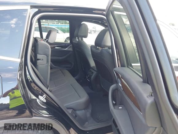 ✅ 2024 BMW X3 sDrive30i • VIN: WBX47DP09RN262516 • Lot: 43079778. Listed on IAAI with 34,000 mi. Free auction sales archive from the USA and detailed vehicle history report at DreamBid. Image 8.