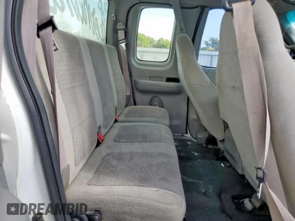 ✅ 2000 Ford F-150 XL • VIN: 1FTRX18L7YNB50273 • Lot: 70456245. Wystawiony na Copart z przebiegiem Nie podano. Bezpłatny archiwum sprzedaży aukcyjnych z USA i szczegółowy raport historii pojazdu na DreamBid. Zdjęcie 10.