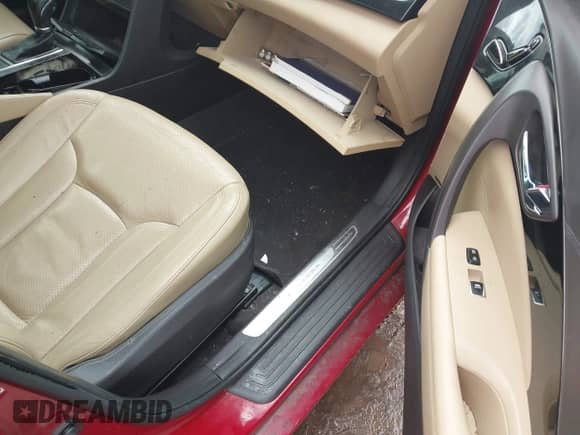 2014 Hyundai Azera Limited с VIN KMHFH4JG9EA419547, выставлен на аукционе IAAI как лот 41906777 с пробегом 134 100 миль миль и . История ставок и продаж доступна на DreamBid. Изображение 5.