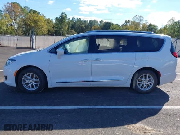✅ 2020 Chrysler Pacifica Touring L • VIN: 2C4RC1BG7LR280153 • Лот: 43568186. Опубликован ранее на IAAI с пробегом Не указан. Бесплатный доступ к архиву аукционных продаж из США и подробный отчёт об истории автомобиля на DreamBid. Изображение 14.