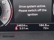 ✅ 2023 Audi Q5 S line Premium Plus • VIN: WA1EAAFY6P2118374 • Lot: 42594650. Wystawiony na IAAI z przebiegiem 24 834 mil. Bezpłatny archiwum sprzedaży aukcyjnych z USA i szczegółowy raport historii pojazdu na DreamBid. Zdjęcie 15.