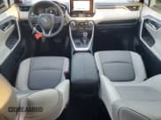 ✅ 2024 Toyota RAV4 XLE Premium • VIN: 2T3C1RFV7RW316571 • Лот: 91552735. Опубликован ранее на Copart с пробегом 5 473 миль. Бесплатный доступ к архиву аукционных продаж из США и подробный отчёт об истории автомобиля на DreamBid. Изображение 8.