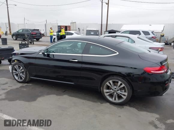 ✅ 2019 Mercedes-Benz C 300 • VIN: WDDWJ8DB6KF875249 • Lot: 42454994. Wystawiony na IAAI z przebiegiem 51 013 mil. Bezpłatny archiwum sprzedaży aukcyjnych z USA i szczegółowy raport historii pojazdu na DreamBid. Zdjęcie 15.