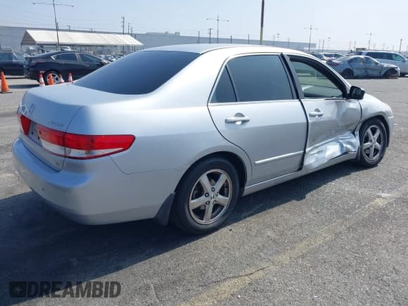 ✅ 2003 Honda Accord EX • VIN: JHMCM567X3C077172 • Lot: 42473069. Listed on IAAI with 121,099 mi. Free auction sales archive from the USA and detailed vehicle history report at DreamBid. Image 4.