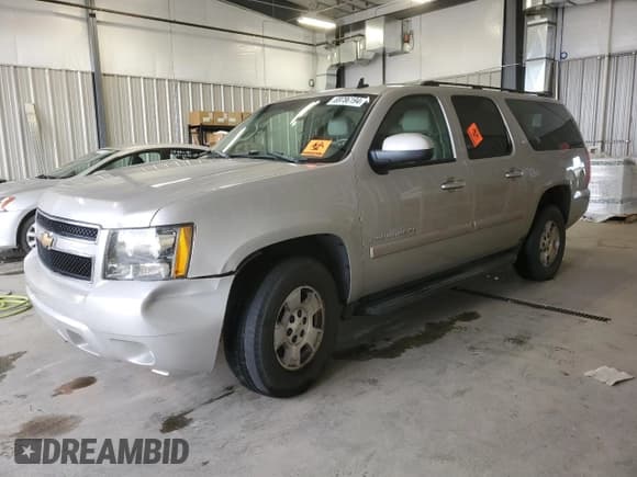 ✅ 2007 Chevrolet Suburban LT • VIN: 1GNFK16377J278806 • Lot: 69786194. Wystawiony na Copart z przebiegiem 220 764 mil. Bezpłatny archiwum sprzedaży aukcyjnych z USA i szczegółowy raport historii pojazdu na DreamBid. Zdjęcie 1.