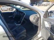 ✅ 2015 Volvo XC60 T5 • VIN: YV4612RK0F2686932 • Lot: 43502739. Listed on IAAI with 190,197 mi. Free auction sales archive from the USA and detailed vehicle history report at DreamBid. Image 5.