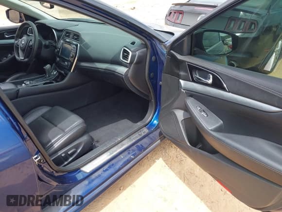 ✅ 2016 Nissan Maxima SR • VIN: 1N4AA6AP3GC404182 • Лот: 43024841. Опубликован ранее на IAAI с пробегом 186 530 миль. Бесплатный доступ к архиву аукционных продаж из США и подробный отчёт об истории автомобиля на DreamBid. Изображение 5.