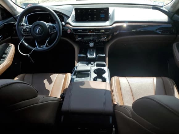 ✅ 2024 Acura MDX Technology • VIN: 5J8YE1H47RL031888 • Lot: 70997265. Listed on Copart with 18,970 mi. Free auction sales archive from the USA and detailed vehicle history report at DreamBid. Image 8.