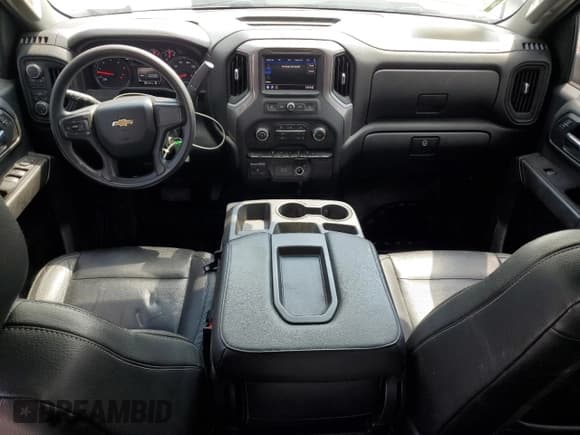 ✅ 2020 Chevrolet Silverado 2500HD Work Truck • VIN: 1GC4YLEY7LF206511 • Lot: 69542385. Wystawiony na Copart z przebiegiem 104 766 mil. Bezpłatny archiwum sprzedaży aukcyjnych z USA i szczegółowy raport historii pojazdu na DreamBid. Zdjęcie 8.