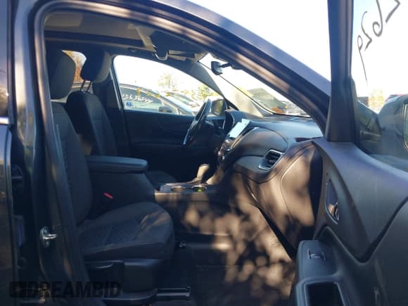 ✅ 2020 Chevrolet Equinox LT • VIN: 3GNAXKEV9LS561608 • Lot: 43552629. Wystawiony na IAAI z przebiegiem 78 230 mil. Bezpłatny archiwum sprzedaży aukcyjnych z USA i szczegółowy raport historii pojazdu na DreamBid. Zdjęcie 5.