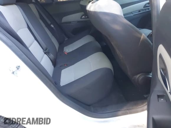 ✅ 2016 Chevrolet Cruze LS • VIN: 1G1PC5SH2G7203083 • Lot: 43464226. Listed on IAAI with 261,185 mi. Free auction sales archive from the USA and detailed vehicle history report at DreamBid. Image 8.