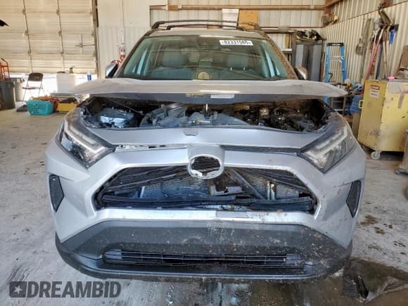 ✅ 2022 Toyota RAV4 XLE • VIN: 2T3W1RFV3NC206951 • Lot: 82331565. Listed on Copart with 39,709 mi. Free auction sales archive from the USA and detailed vehicle history report at DreamBid. Image 5.