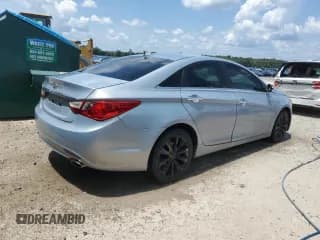 ✅ 2011 Hyundai Sonata SE • VIN: 5NPEC4AC3BH127957 • Lot: 67239064. Wystawiony na Copart z przebiegiem 233 495 mil. Bezpłatny archiwum sprzedaży aukcyjnych z USA i szczegółowy raport historii pojazdu na DreamBid. Zdjęcie 3.
