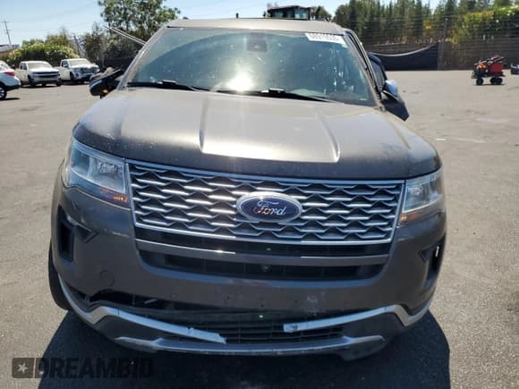 ✅ 2019 Ford Explorer Platinum • VIN: 1FM5K8HT7KGA73398 • Lot: 68919535. Wystawiony na Copart z przebiegiem 61 573 mil. Bezpłatny archiwum sprzedaży aukcyjnych z USA i szczegółowy raport historii pojazdu na DreamBid. Zdjęcie 5.
