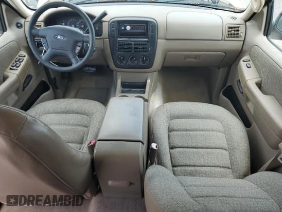 ✅ 2004 Ford Explorer XLS • VIN: 1FMZU62K44UB18589 • Lot: 63076075. Listed on Copart with 256,644 mi. Free auction sales archive from the USA and detailed vehicle history report at DreamBid. Image 8.