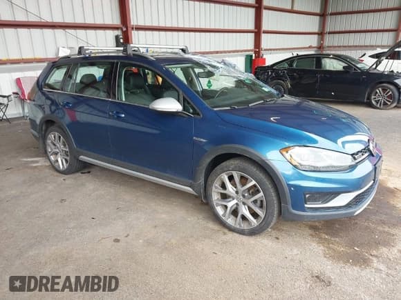 ✅ 2019 Volkswagen Golf S • VIN: 3VWH17AU4KM516840 • Lot: 41978817. Wystawiony na IAAI z przebiegiem 102 612 mil. Bezpłatny archiwum sprzedaży aukcyjnych z USA i szczegółowy raport historii pojazdu na DreamBid. Zdjęcie 1.
