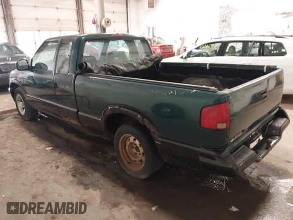 1996 Chevrolet S-10 LS with VIN 1GCCS1949T8191409, listed as a IAAI auction lot 42835681 with 193,555 mi miles and . Bid and sale history available at DreamBid. Image 3.