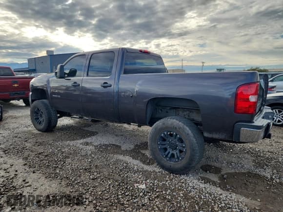 ✅ 2010 Chevrolet Silverado 2500HD LT • VIN: 1GC4KXB66AF133737 • Лот: 84300895. Опубликован ранее на Copart с пробегом Не указан. Бесплатный доступ к архиву аукционных продаж из США и подробный отчёт об истории автомобиля на DreamBid. Изображение 2.