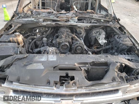 ✅ 2003 Chevrolet Suburban LT • VIN: 3GNFK16Z43G170465 • Лот: 86333904. Опубликован ранее на Copart с пробегом Не указан. Бесплатный доступ к архиву аукционных продаж из США и подробный отчёт об истории автомобиля на DreamBid. Изображение 12.