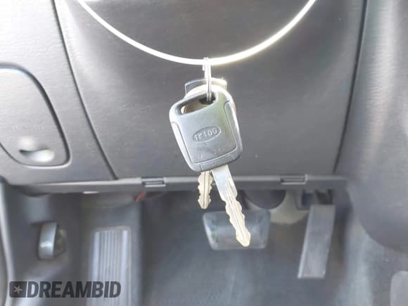 ✅ 2005 Chrysler PT Cruiser • VIN: 3C4FY48B05T569134 • Lot: 41957963. Listed on IAAI with 221,111 mi. Free auction sales archive from the USA and detailed vehicle history report at DreamBid. Image 11.