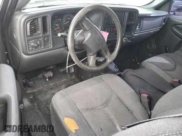 2005 Chevrolet Silverado 1500 Work Truck с VIN 1GCEC14X45Z290157, выставлен на аукционе Copart как лот 49680725 с пробегом 154 298 миль миль и Списание • Salvage title. История ставок и продаж доступна на DreamBid. Изображение 8.