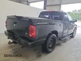 2007 Dodge 1500 SLT z VIN 1D7HA182X7S248899, wystawiony jako Copart lot #74089754 z przebiegiem 197 642 mil mil oraz Czysty tytuł • Clean title. Historia ofert i sprzedaży dostępna na DreamBid. Obrazek 3.