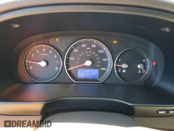 2011 Hyundai Santa Fe GLS z VIN 5XYZG3AB8BG076289, wystawiony jako Copart lot #73754724 z przebiegiem 104 149 mil mil oraz Szkoda całkowita • Salvage title. Historia ofert i sprzedaży dostępna na DreamBid. Obrazek 9.