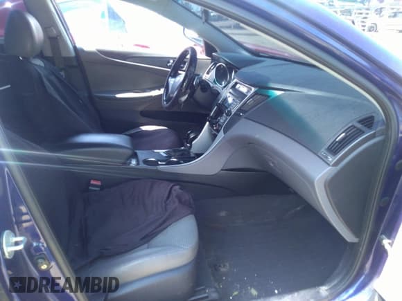 ✅ 2011 Hyundai Sonata SE • VIN: 5NPEC4AC2BH049302 • Lot: 39582859. Listed on IAAI with Not provided. Free auction sales archive from the USA and detailed vehicle history report at DreamBid. Image 5.