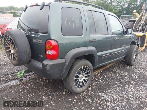 ✅ 2002 Jeep Liberty Sport • VIN: 1J4GL48K02W346336 • Lot: 42677147. Listed on IAAI with Not provided. Free auction sales archive from the USA and detailed vehicle history report at DreamBid. Image 4.