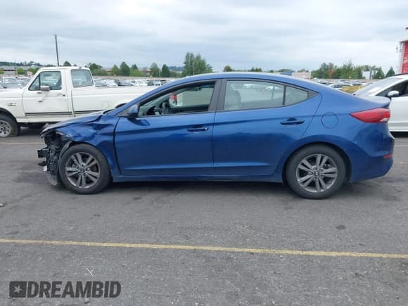 ✅ 2017 Hyundai Elantra Limited • VIN: 5NPD84LF9HH138314 • Lot: 43168932. Listed on IAAI with 90,140 mi. Free auction sales archive from the USA and detailed vehicle history report at DreamBid. Image 15.