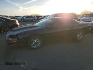 2001 Chevrolet Camaro z VIN 2G1FP22K212110220, wystawiony jako Copart lot #44062205 z przebiegiem 168 837 mil mil oraz Czysty tytuł • Clean title. Historia ofert i sprzedaży dostępna na DreamBid. Obrazek 1.