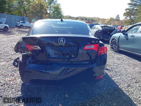 ✅ 2013 Acura ILX Premium • VIN: 19VDE1F54DE002643 • Lot: 43515861. Listed on IAAI with 92,264 mi. Free auction sales archive from the USA and detailed vehicle history report at DreamBid. Image 16.